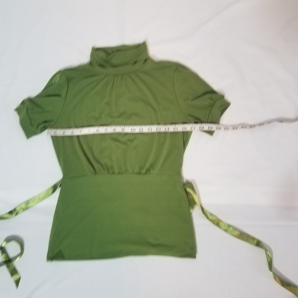 Beautiful woman's top - Picture 4 of 7